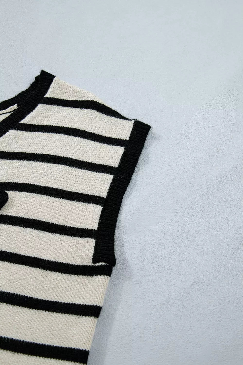 Striped short sleeve knit top with oversized bow
