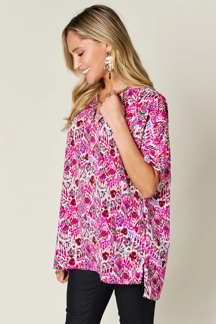 Abstract print V-neck short sleeve tunic blouse