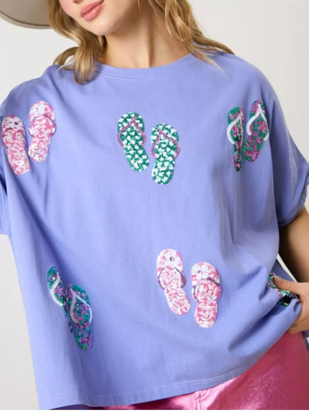 Scattered sequin flip-flop graphic short sleeve tee