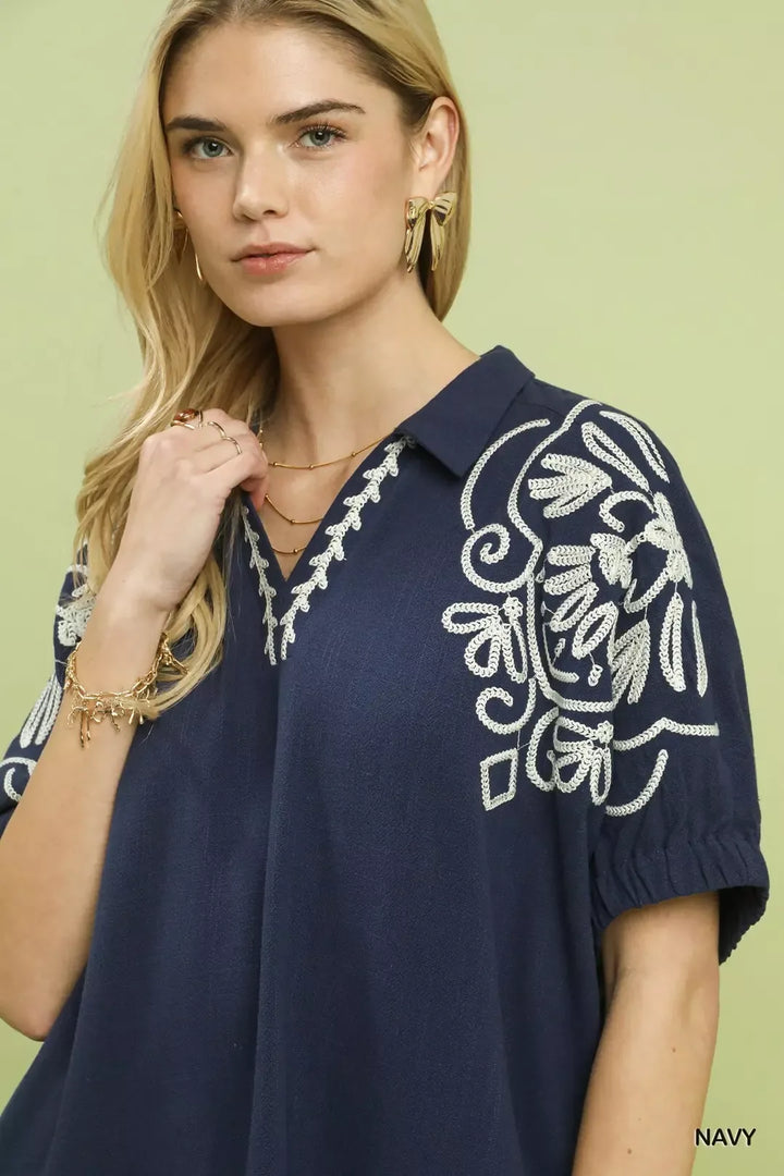 Floral embroidered short sleeve collared blouse