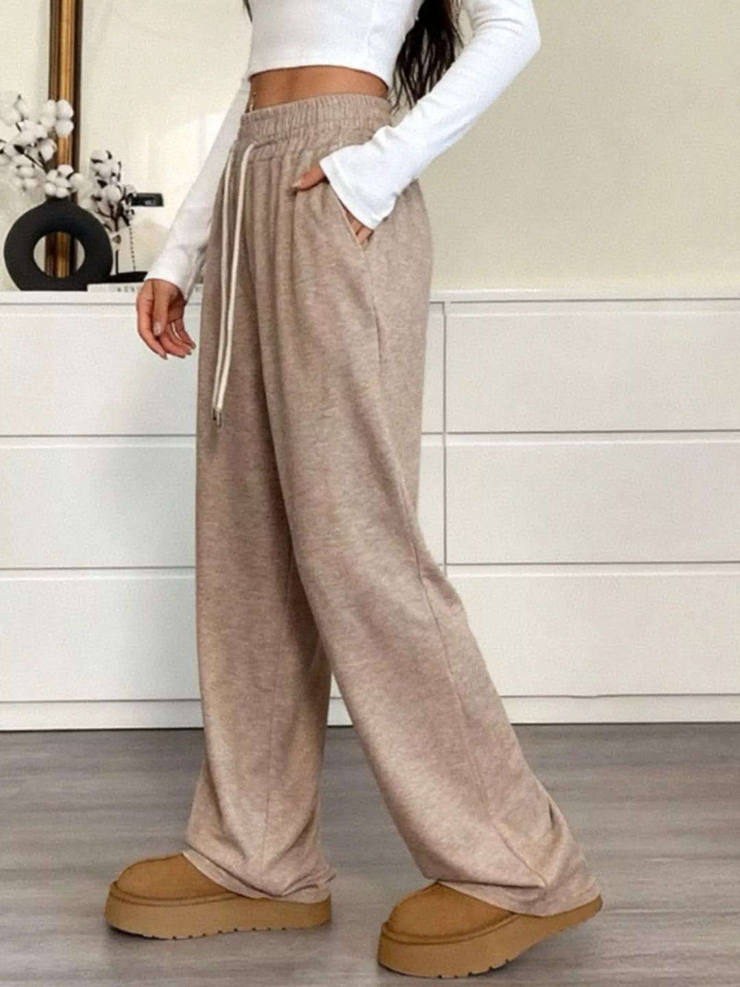Cotton-blend wide-leg drawstring pants with pockets