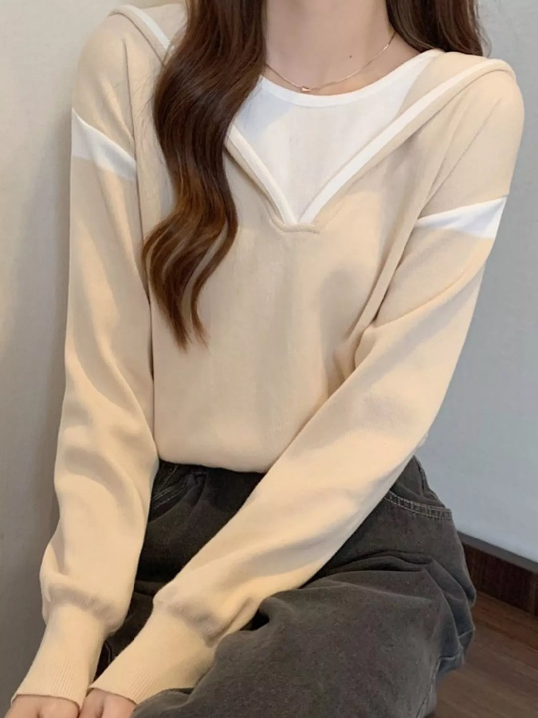 Contrast trim hooded pullover sweater with striped sleeves