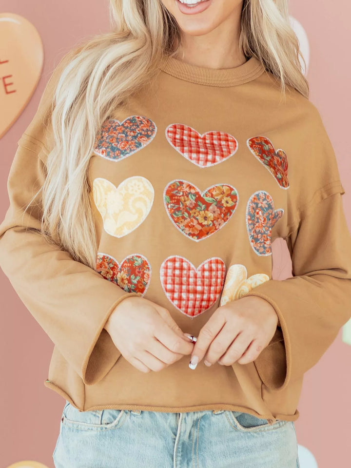 Floral heart patch mineral wash crewneck sweatshirt