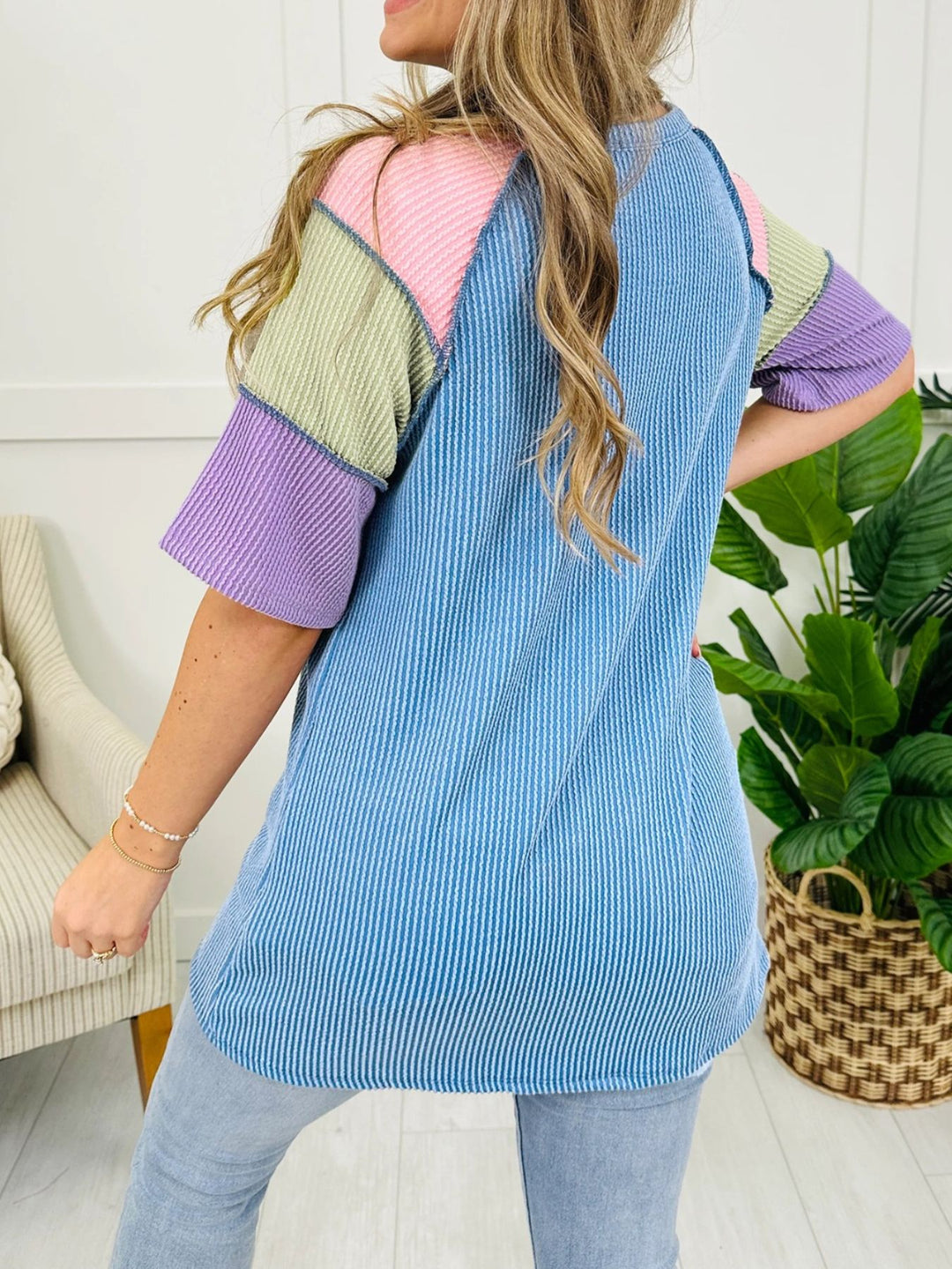 Color-block ribbed henley top with wood button placket