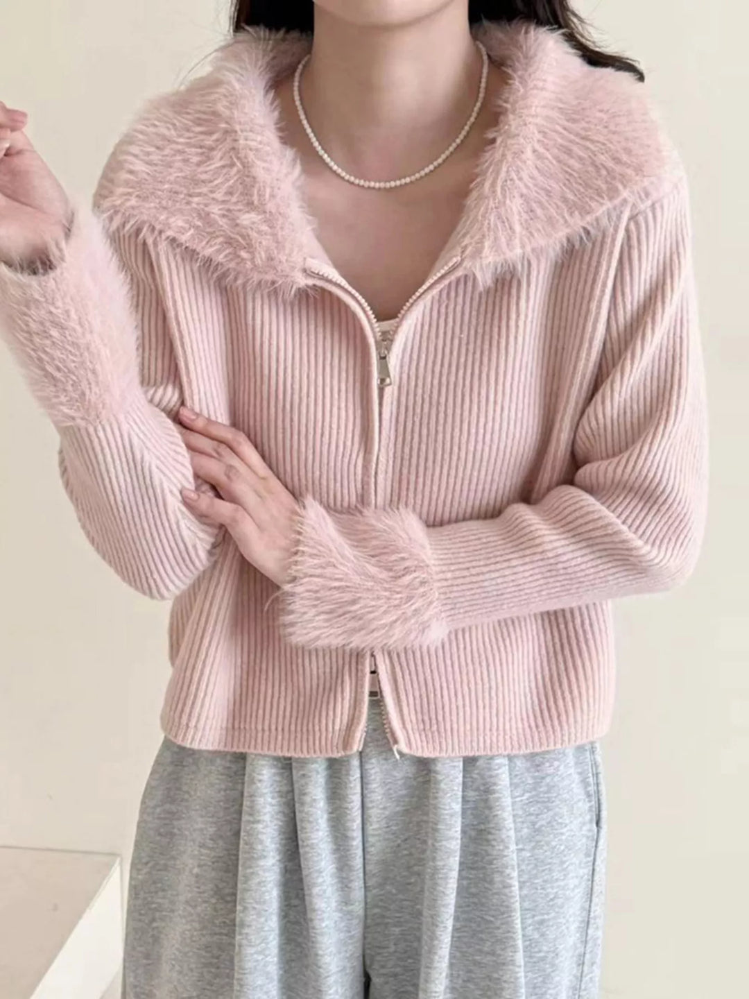 Ribbed knit zip-up cardigan with fluffy faux fur trim