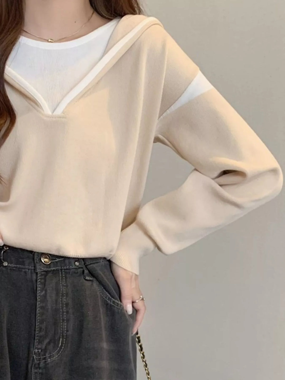 Contrast trim hooded pullover sweater with striped sleeves