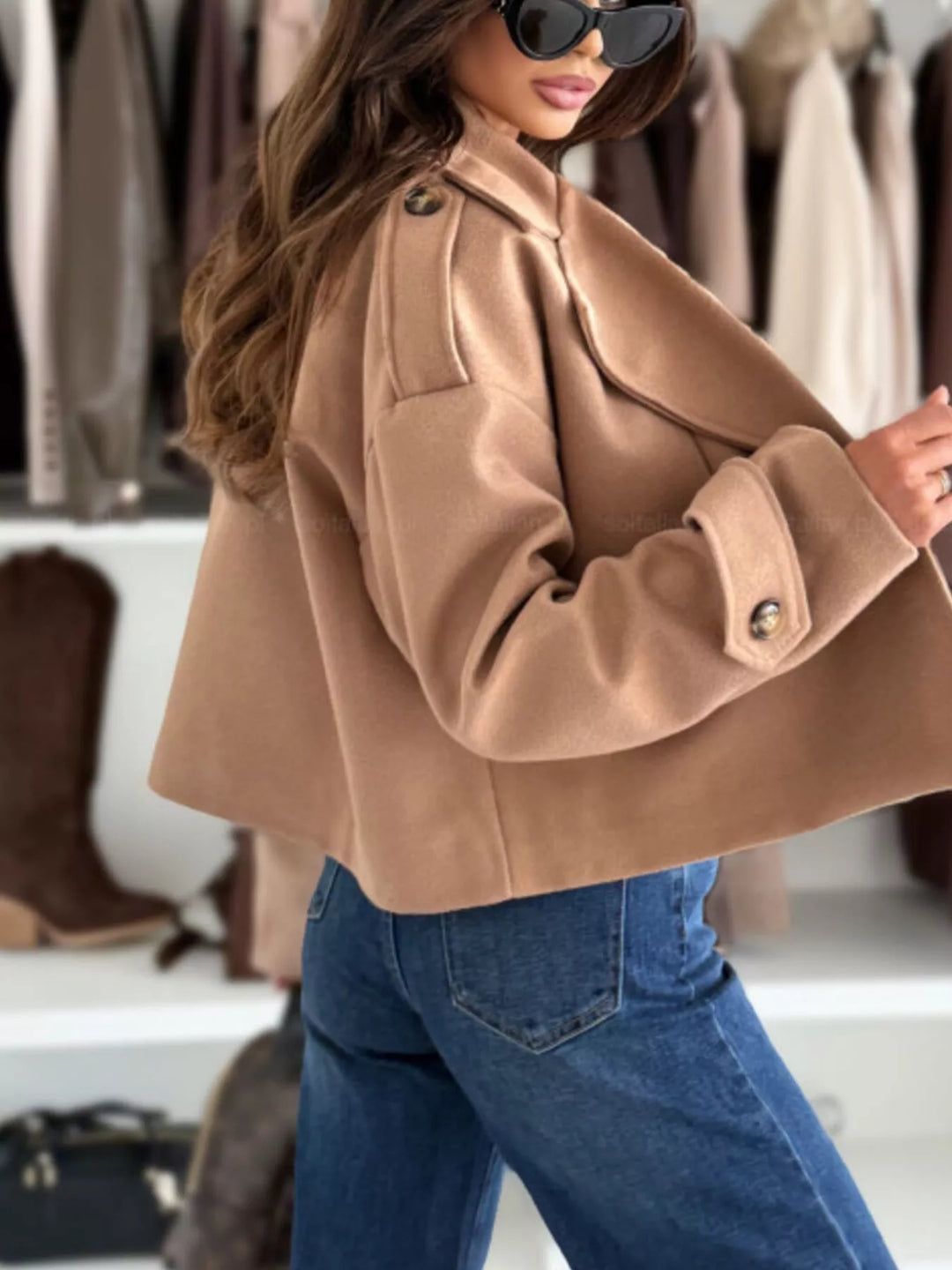 Double-breasted cropped coat with notch lapels and button cuffs