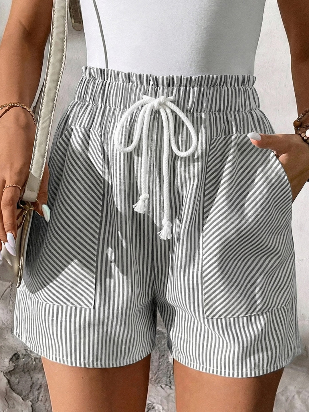 Vertical stripe drawstring shorts with side pockets