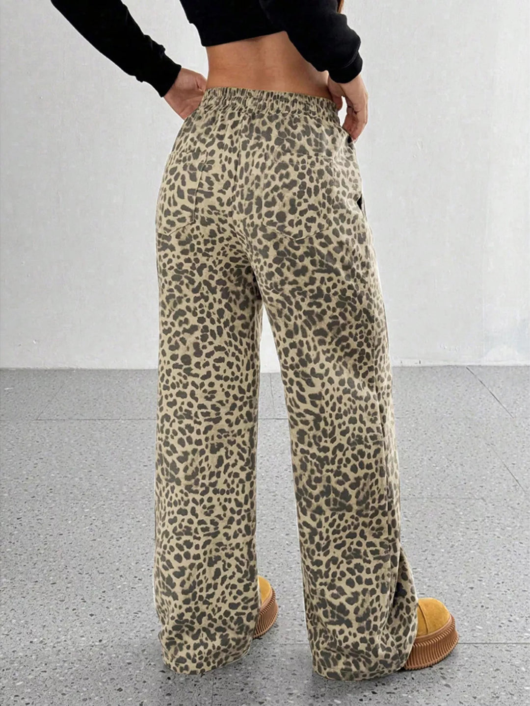 High-rise elastic waist wide leg pants with label patch