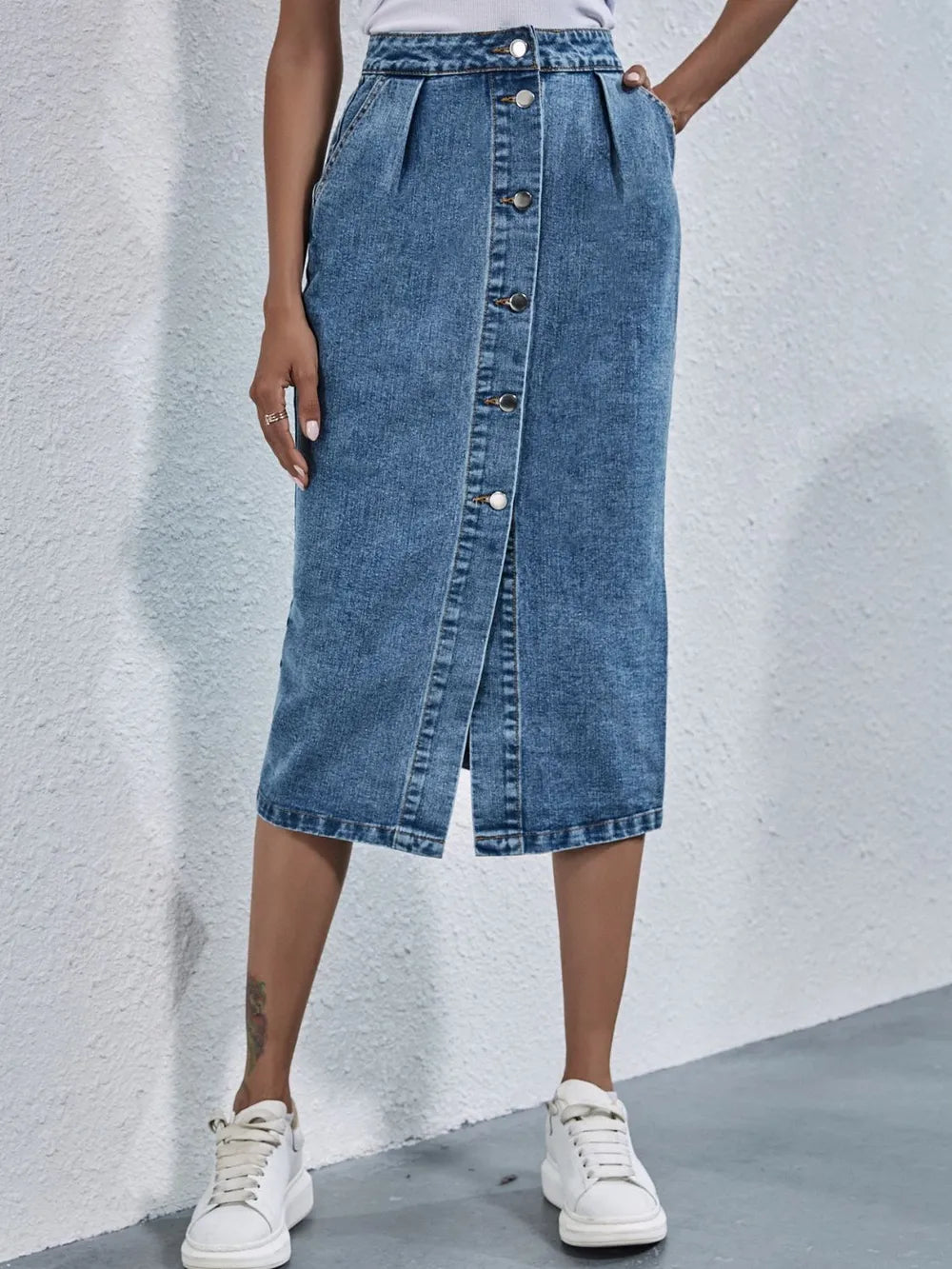 Light Pleated high-rise button-front denim midi skirt with pockets