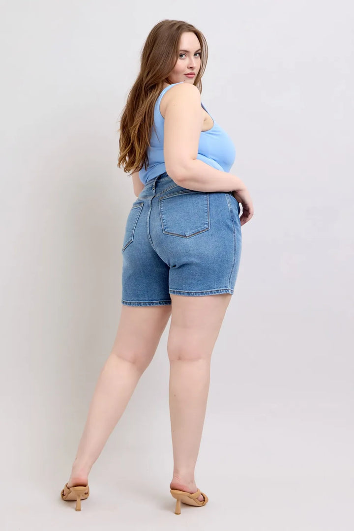 High-rise two-button denim shorts with 5-pocket style