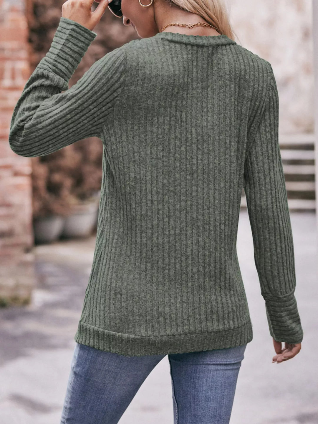 Ribbed knit V-neck long sleeve top