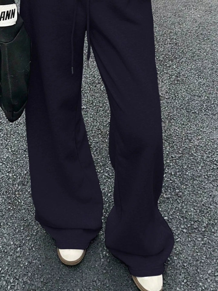 Wide-leg drawstring sweatpants with side pockets