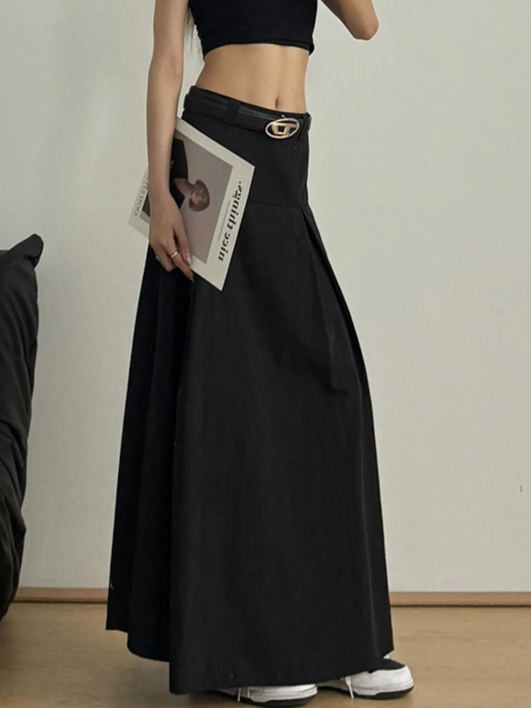 High-rise A-line maxi skirt with front pleats