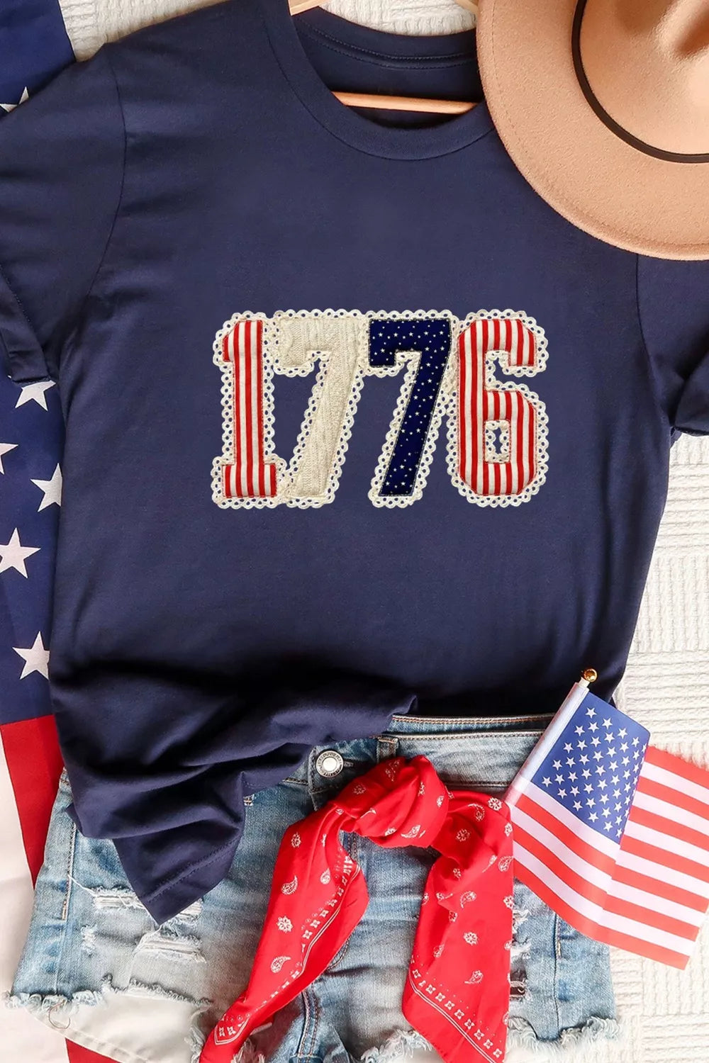 1776 lace-trim flag appliqué crew neck graphic tee