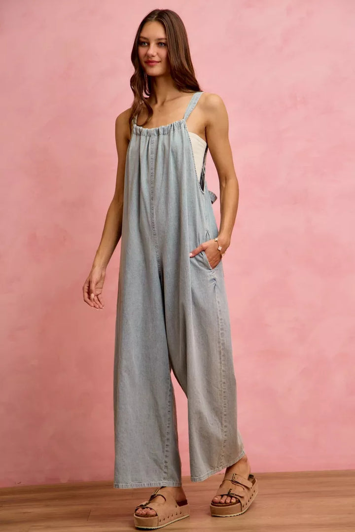 Wide-leg lightweight denim overalls with side pockets
