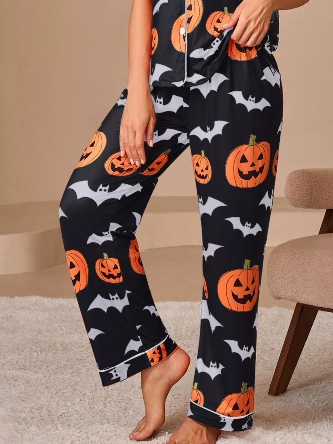 Pumpkin and bat print short sleeve pajama set with piped trim