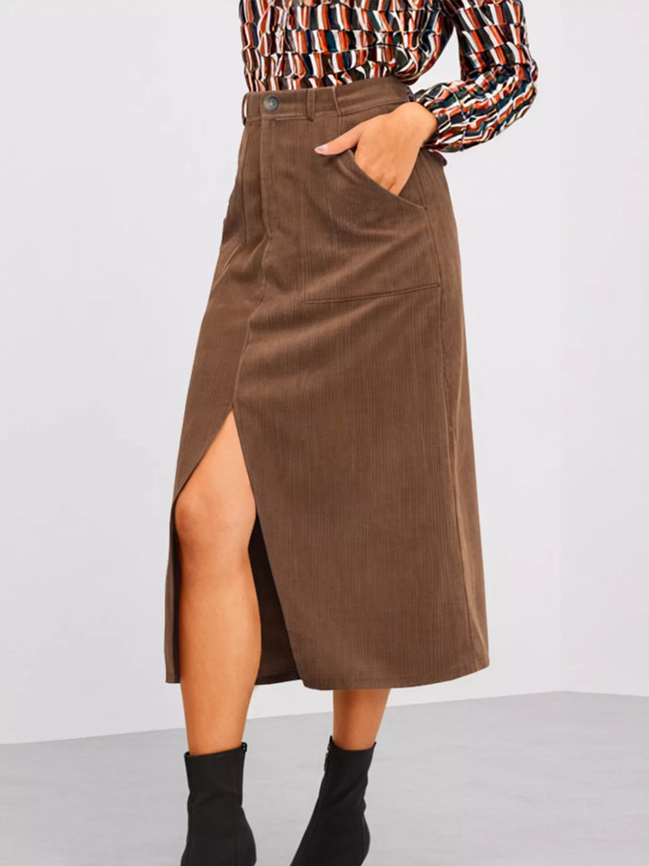 Brown Ribbed high-waist midi skirt with front slit and pockets