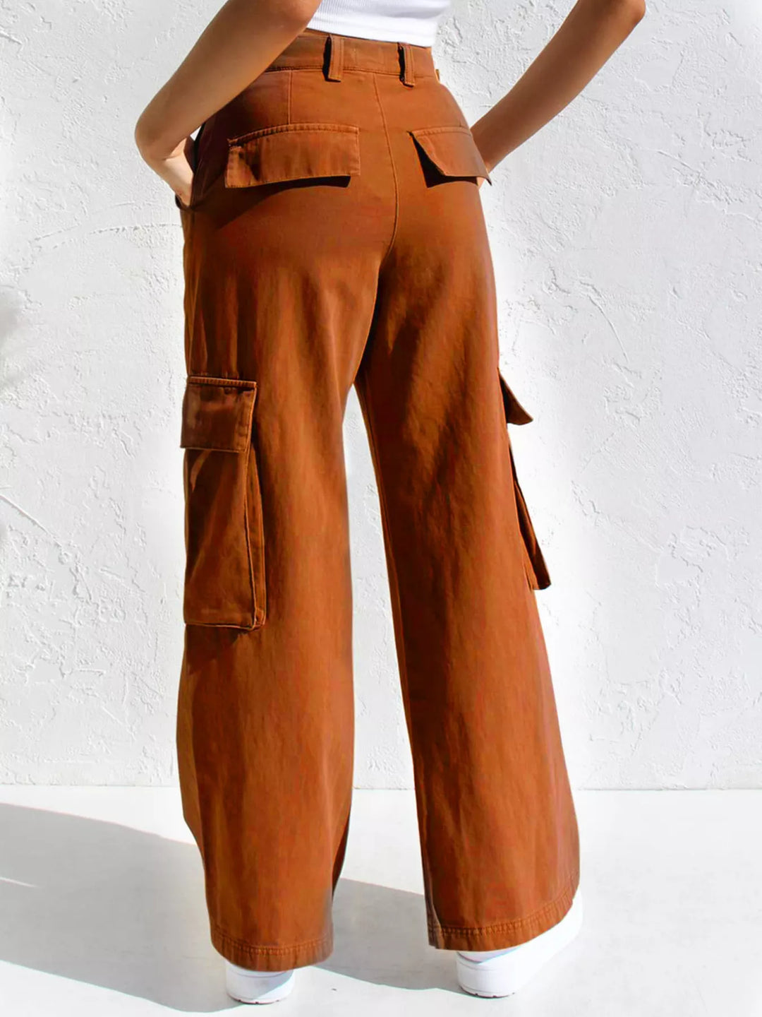 High-rise wide-leg cargo jeans with flap pockets