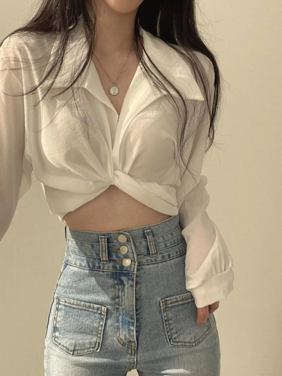 Twisted knot cropped shirt with long balloon sleeves