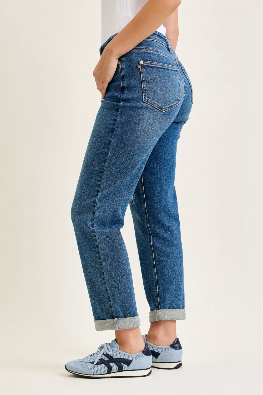 Mid-rise boyfriend jeans with embroidered repair patch