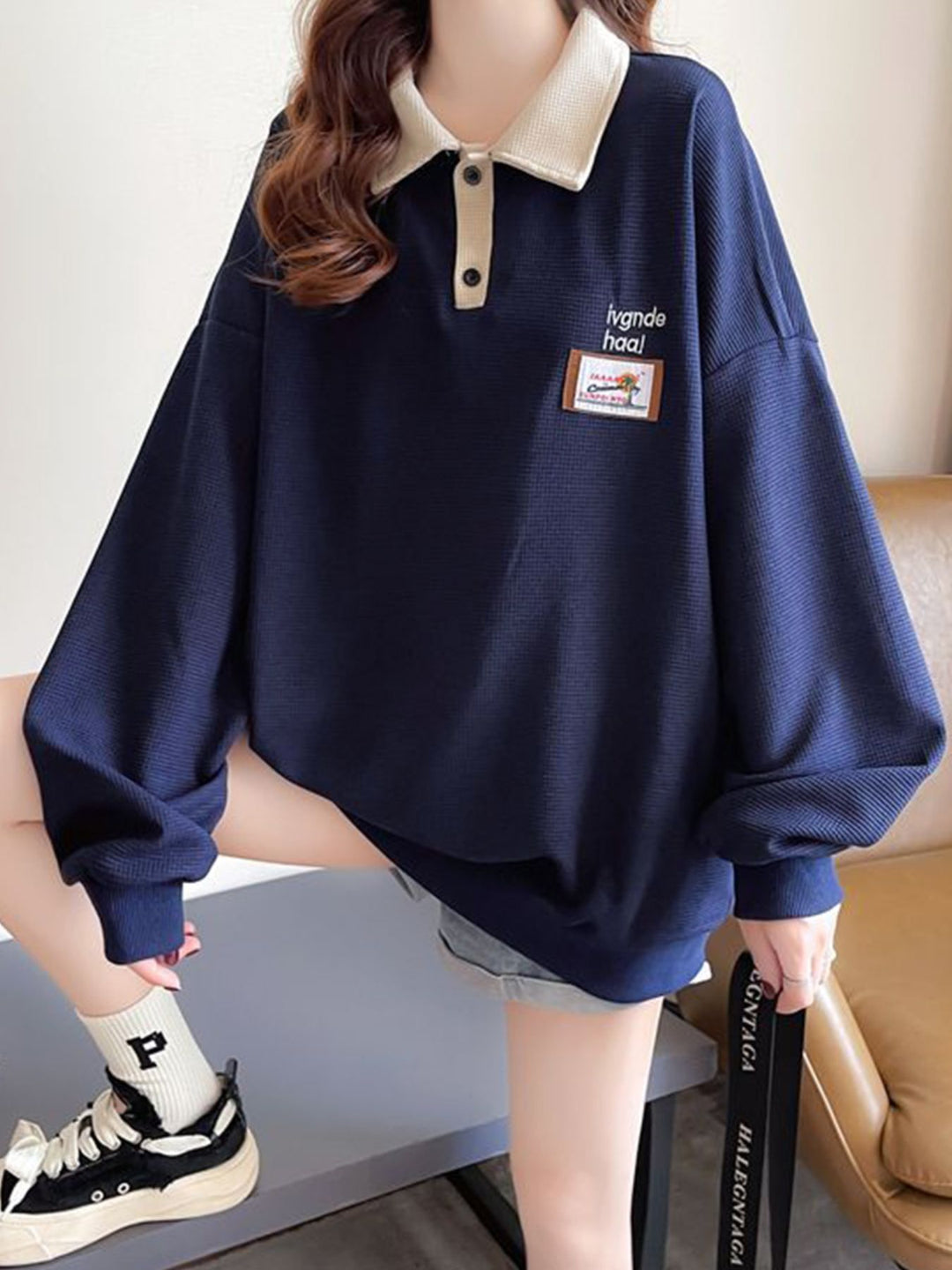 Contrast collar waffle-knit polo sweatshirt with drop shoulders