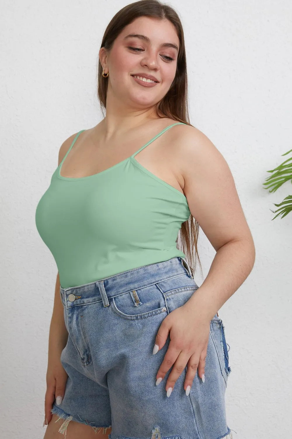 Round neck slim cami tank with spaghetti straps