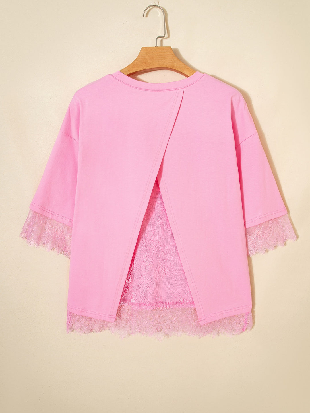 Oversized tee with floral lace back and sleeve trim
