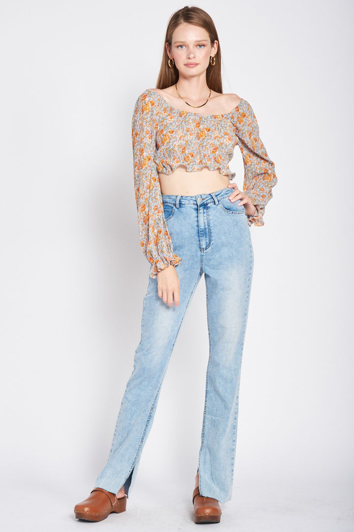 SCOOP NECK FLORAL TOP WITH RUFFLE DETAIL