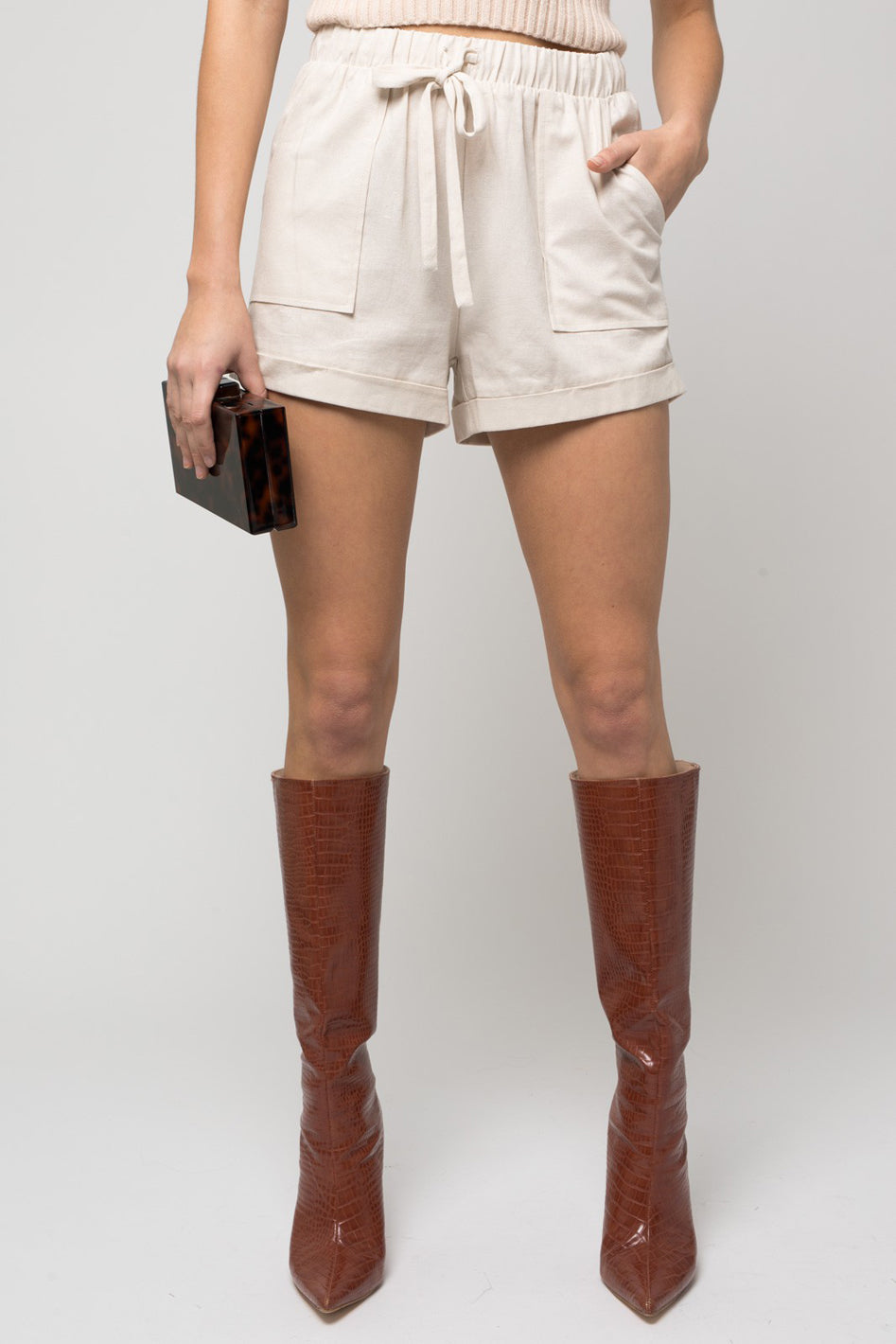 Elastic Waist Front Pocket Roll-Up Shorts - Azoroh