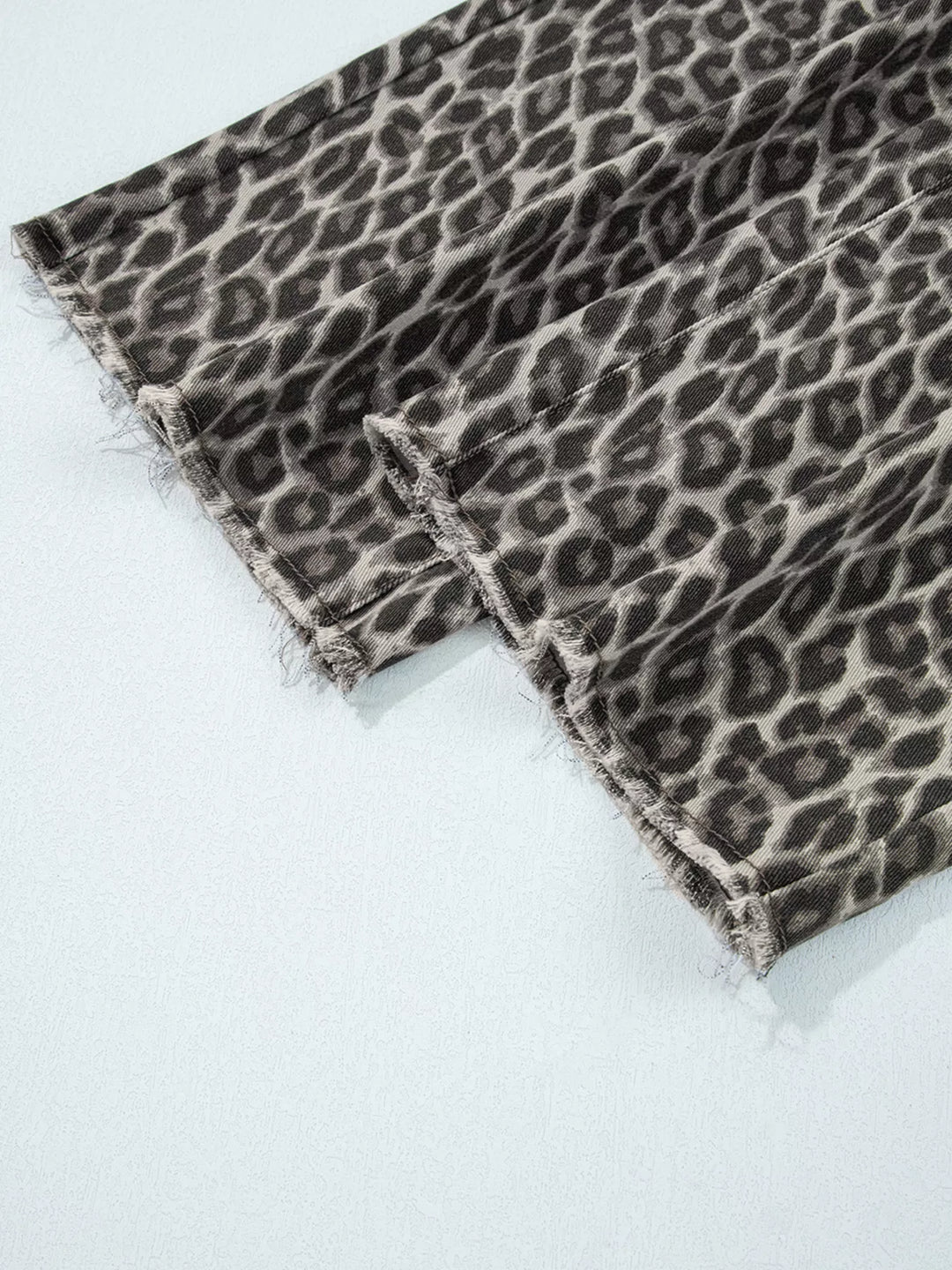 Leopard print straight loose-leg jeans with cuffed hem