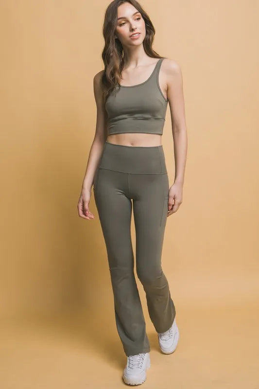 High-waist flare active leggings with side pockets