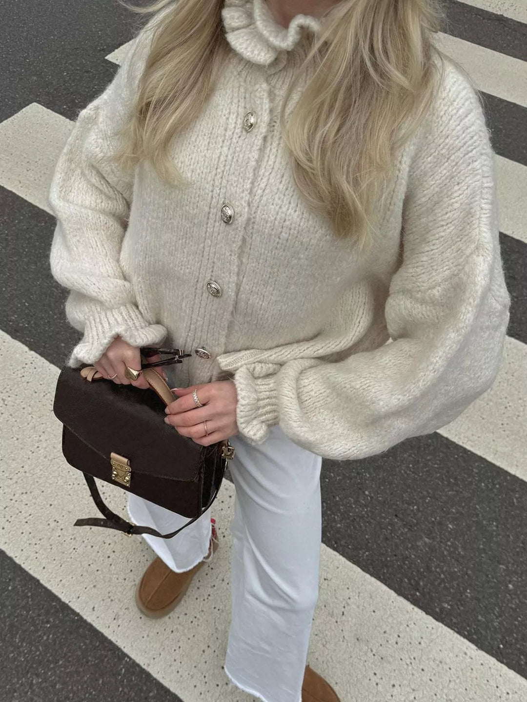 Frill collar button-down knit cardigan with ribbed cuffs