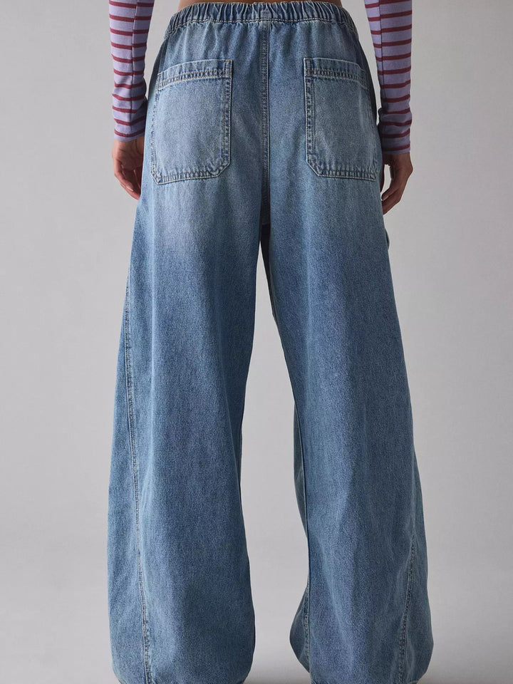 Wide-leg drawstring cargo jeans with side pockets
