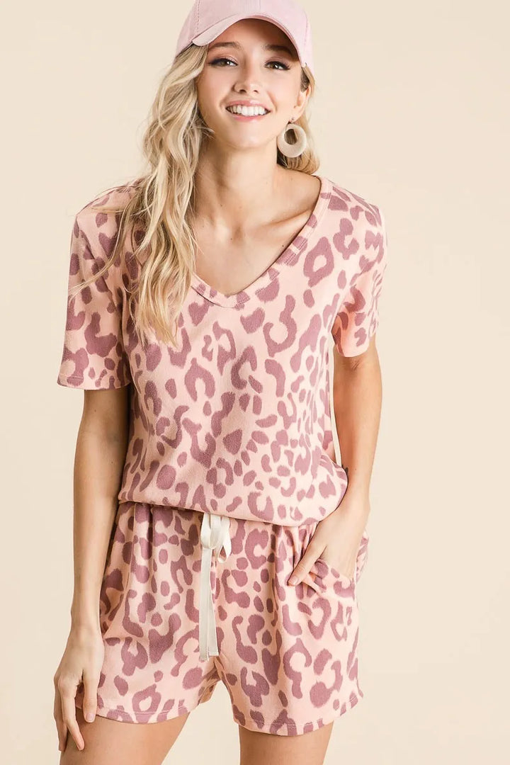 Leopard print drawstring shorts with side pockets
