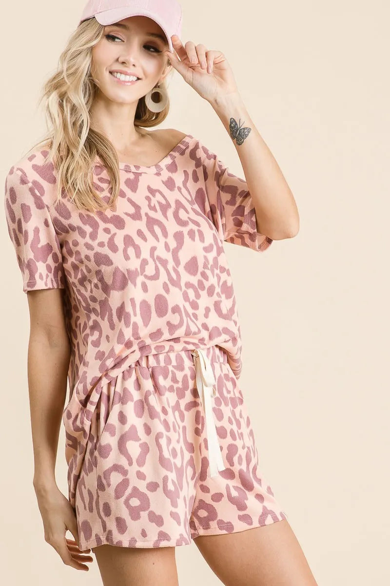 Leopard print drawstring shorts with side pockets