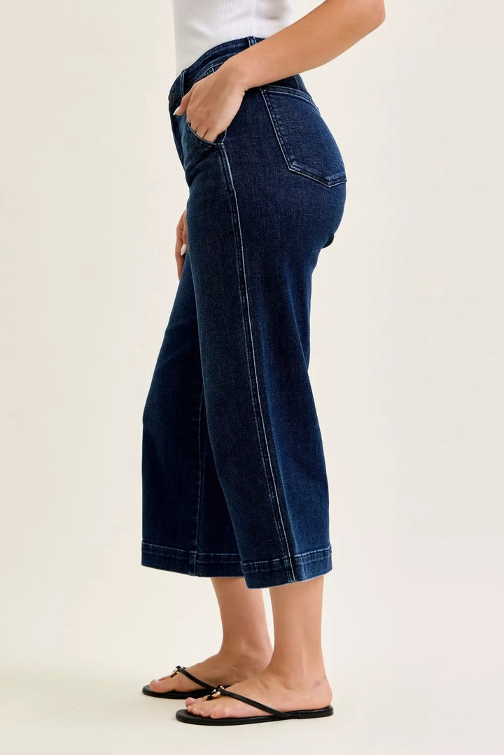 High-rise wide-leg cropped jeans with side pockets