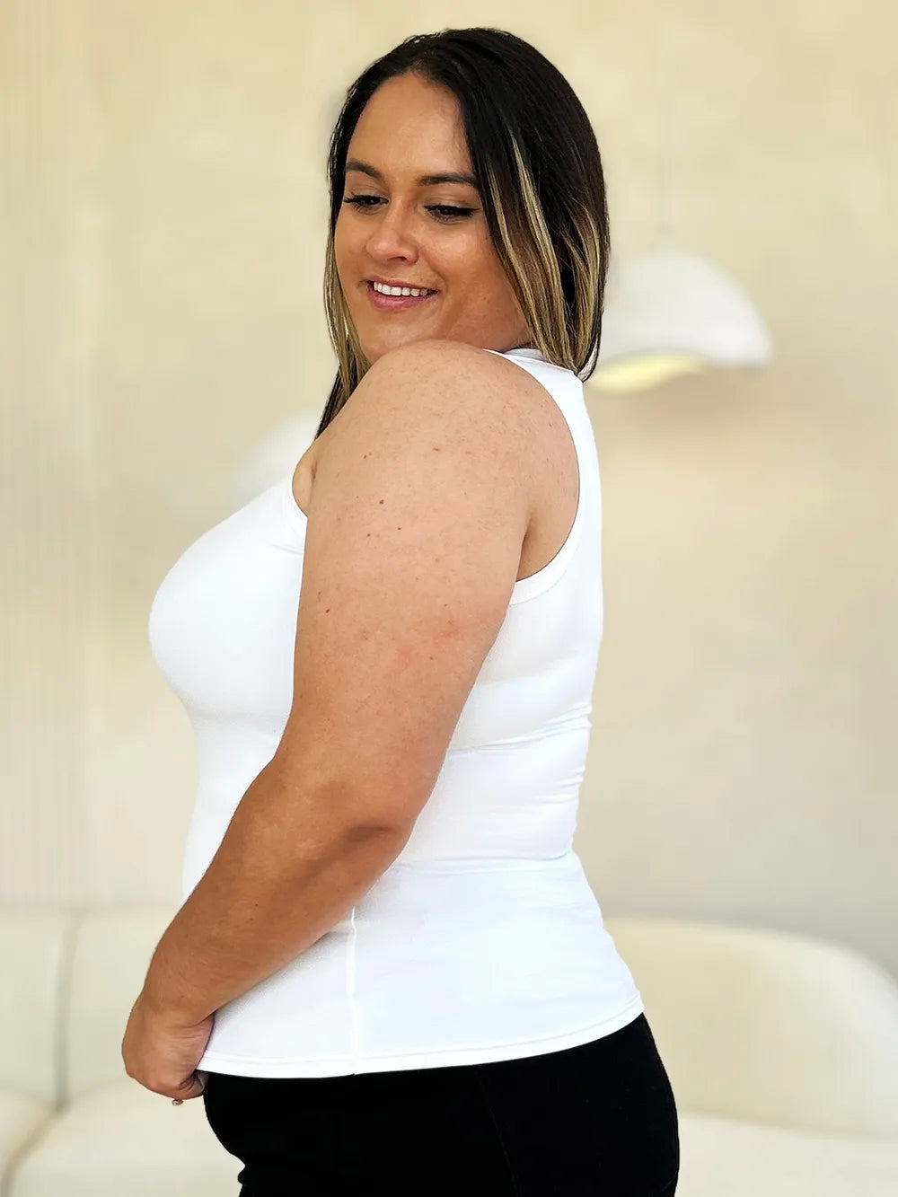 Slim-fit round neck stretch tank top