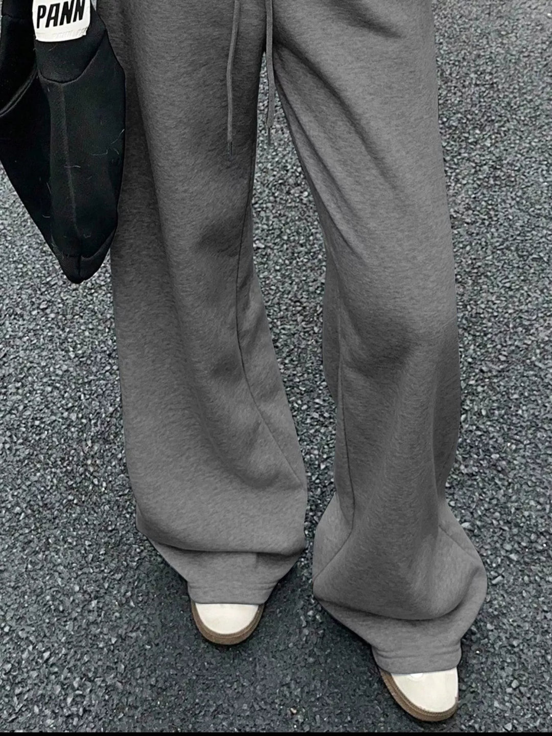 Relaxed wide-leg drawstring sweatpants