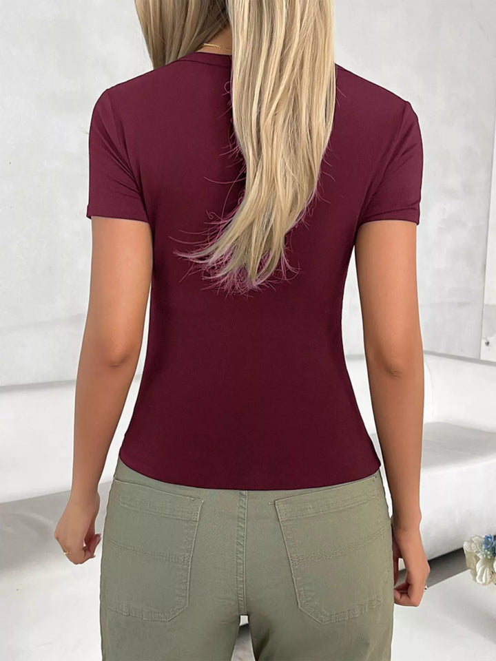 Slim-fit stretch scoop neck short sleeve t-shirt
