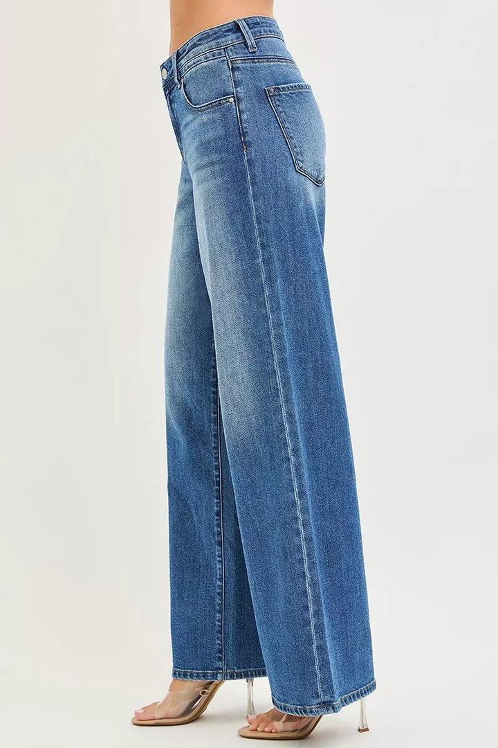Slouchy wide-leg baggy jeans with pockets