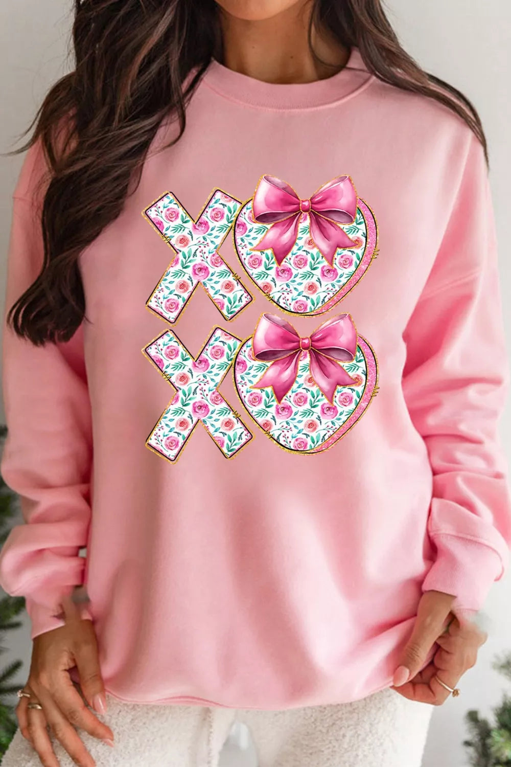 Floral XOXO graphic crewneck sweatshirt with bow hearts