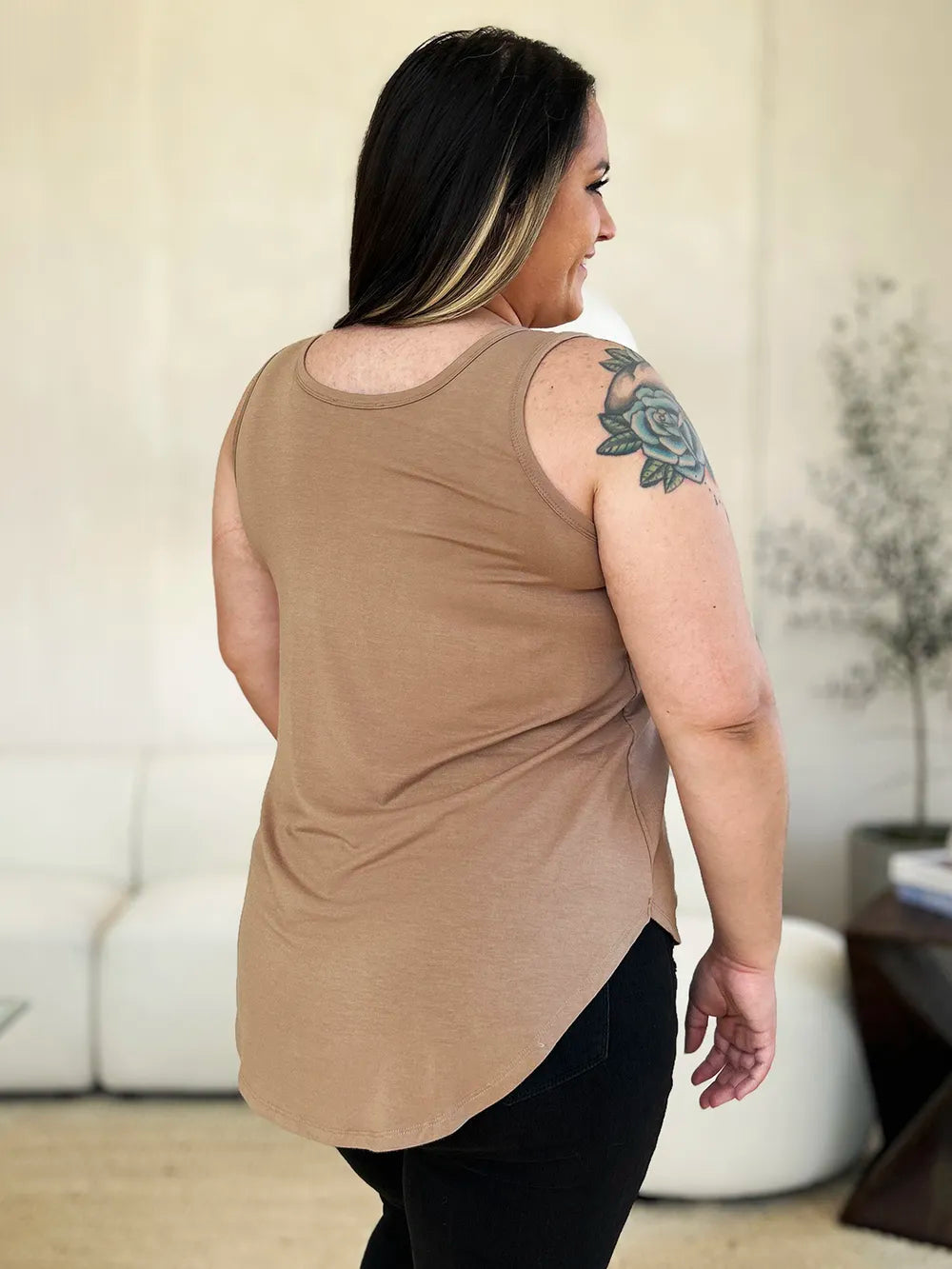 Round neck curved hem rayon tank top