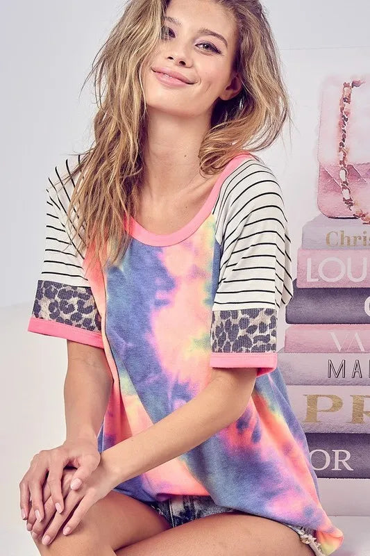 CHARCOAL TIEDYE Tie-dye top with striped raglan sleeves and leopard trim