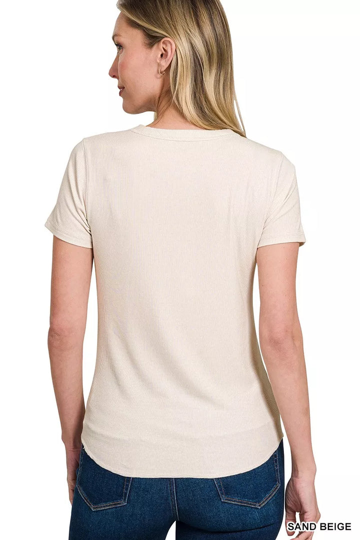 Ribbed round-neck tee with curved hem and short sleeves