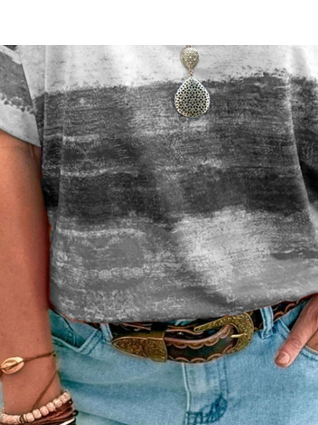 Abstract stripe round-neck short sleeve t-shirt