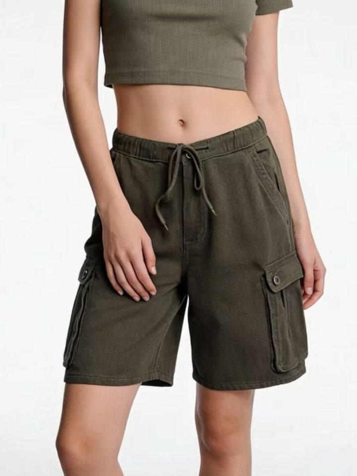Knee-length drawstring cargo shorts with flap pockets