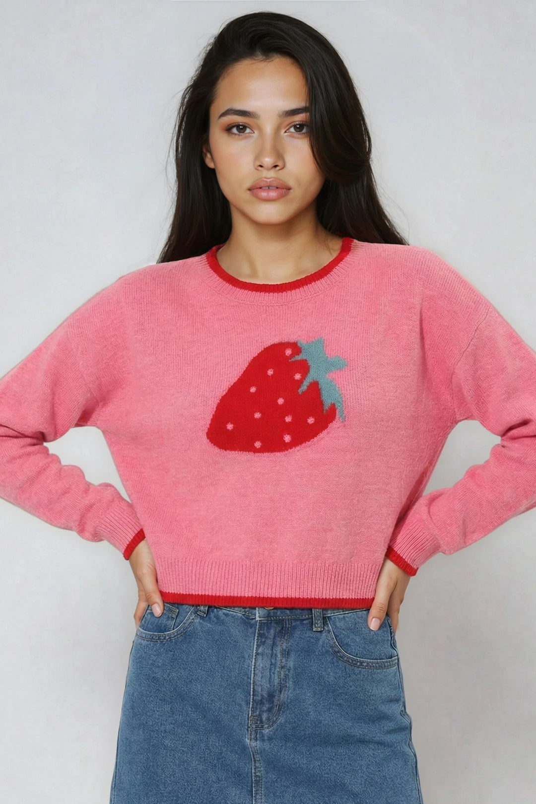 Cropped strawberry knit sweater with red ribbed trim - Pink