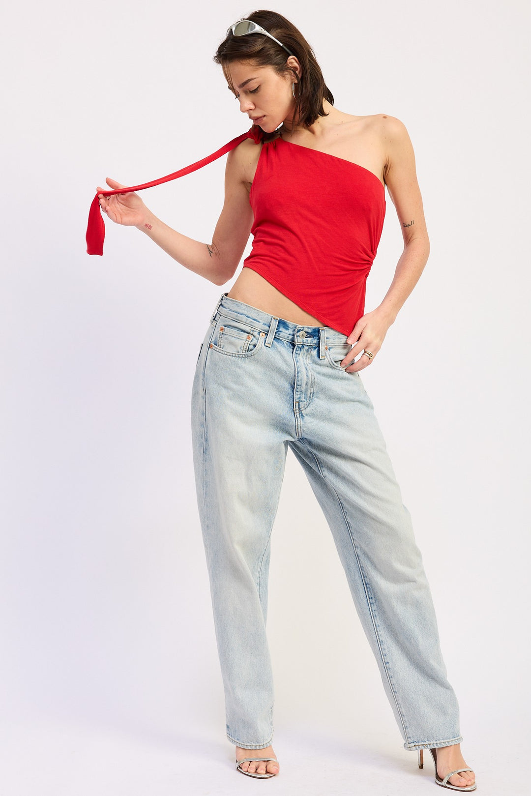 One-shoulder asymmetrical top with O-ring shoulder tie - RED