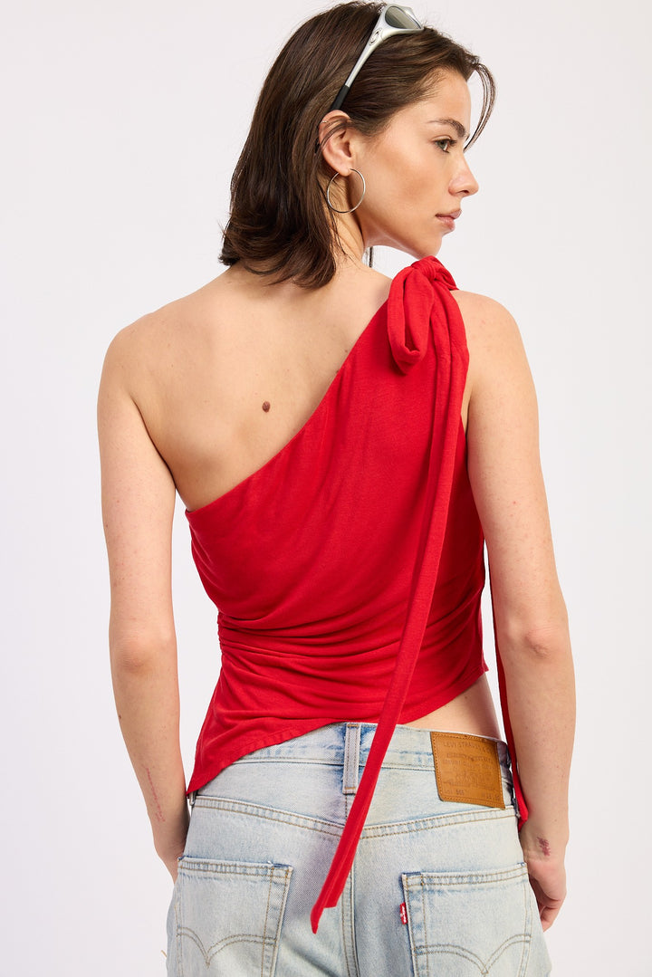 One-shoulder asymmetrical top with O-ring shoulder tie - RED